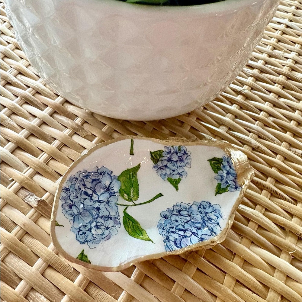 Hydrangea Oyster Shell Trinket Dish